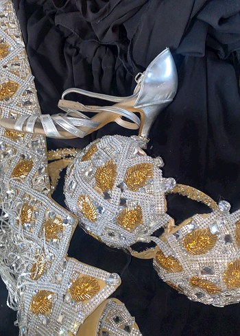 iki takım oryantal kostümü - Görsel 2