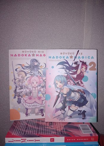 Madoka Magica - Büyücü Kız Çizgi Roman Seti