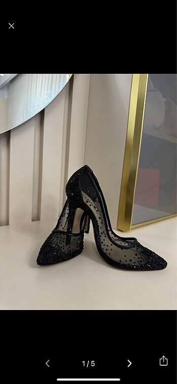 Siyah taşlı stiletto