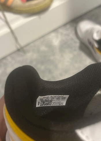 27 Beden Adidas beyaz spor ayakkabı