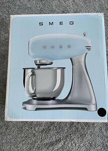 Beden Renk Smeg 4.8 lt Siyah Hamur Yoğurma Makinesi