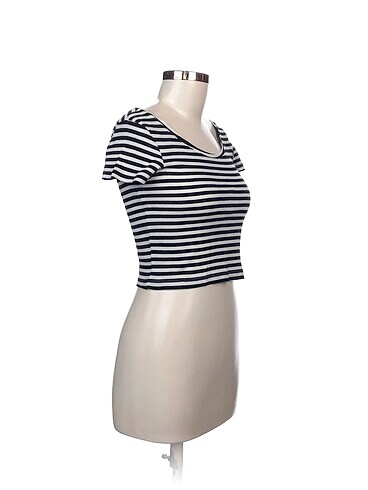 Pull and Bear Pull and Bear T-shirt %70 İndirimli.