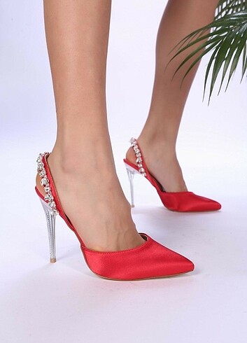 Kırmızı Renk Taşlı Stiletto ????