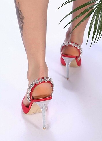 37 Beden kırmızı Renk Kırmızı Renk Taşlı Stiletto ????