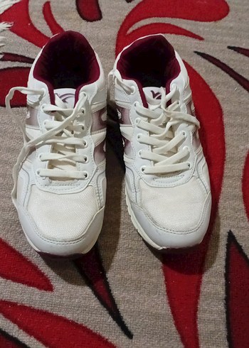 Beyaz Bağcıklı Yüksek Topuklu Kadın Spor Ayakkabı