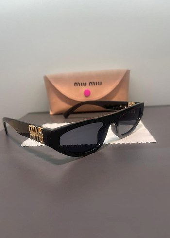 Miu Miu Siyah Tokalı Miu Miu Kadın Güneş Gözlüğü
