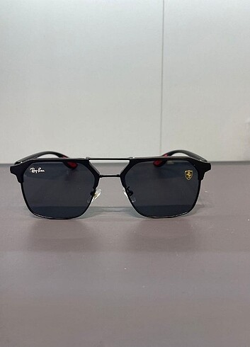 Rayban güneş gözlüğü 