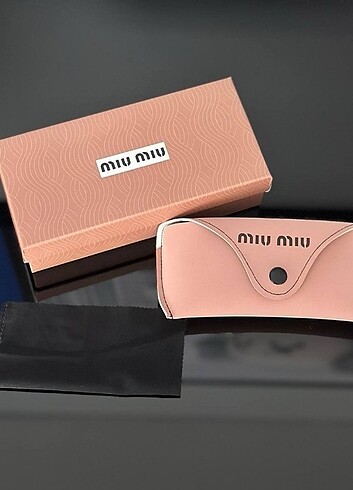 Miu Miu Miu miu güneş gözlüğü