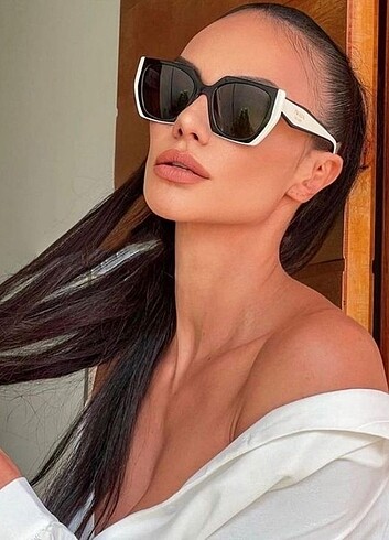 Prada güneş gözlüğü 