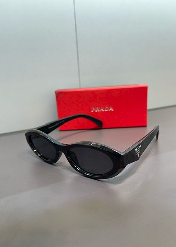 Prada Siyah Kadın Güneş Gözlüğü