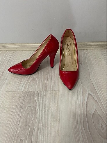 Diğer Stiletto