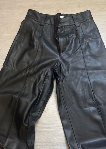 Zara Siyah Deri Kadın Pantolon