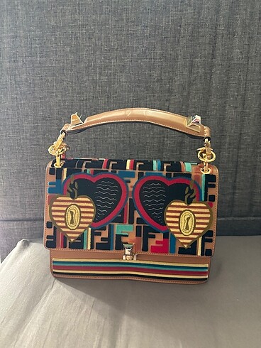 Fendi Fendi dokuma logo deri kol çantası