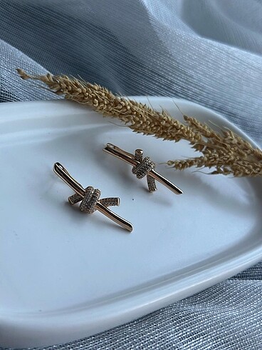 Şık gold küpe