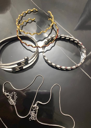 Vintage Gold Küçük Tokalı Kült Küpe - Görsel 3