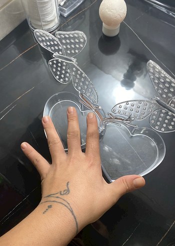 Kelebek Kapaklı Kalp Şeklinde Plastik takı standı - Görsel 2