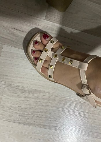 Beyaz Tokalı Kadın Blok Topuklu Sandalet - Görsel 6