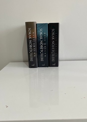  Beden Renk Sokak Nöbetçileri Roman Serisi - Aslı Arslan
