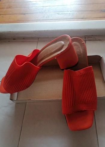Diğer Kırmızı Pliseli Blok Topuklu Kadın Terlik