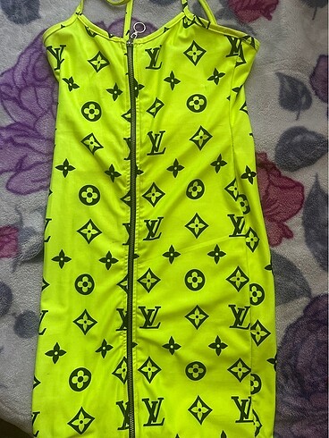 Neon elbıse