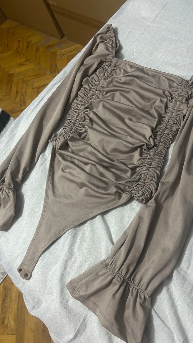 Bej V Yaka Uzun Kollu Drapeli Kadın Bluz - Görsel 3