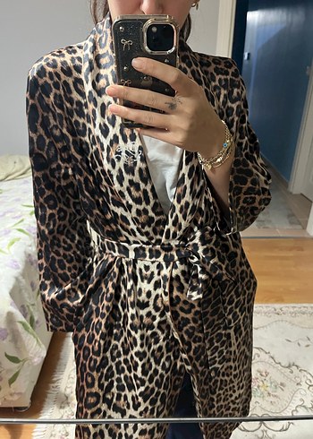 Tivolyohome Leopar Desenli Uzun Kollu Kadın Sabahlık - Görsel 2