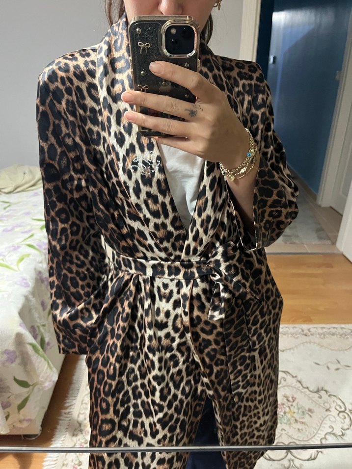 Tivolyohome Leopar Desenli Uzun Kollu Kadın Sabahlık - Görsel 2