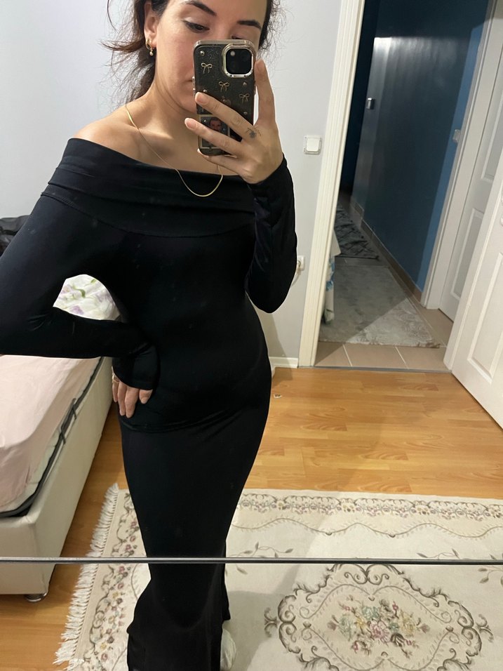 Siyah Uzun Drapeli Kayık Yaka Elbise - Görsel 3