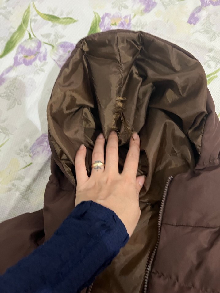 Kahverengi Kapüşonlu Kemerli Kadın Kışlık Mont - Görsel 4