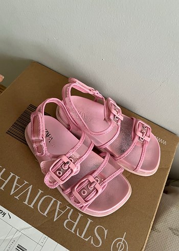 Kız Çocuk Pembe Tokalı Kauçuk Sandalet - Görsel 2