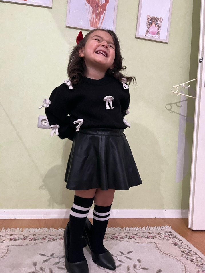 Nakışlı Siyah Deri Kız Etek - Görsel 2