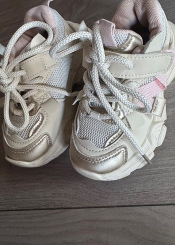 Kız Çocuk Beyaz Bağcıklı Spor Ayakkabı - Görsel 3