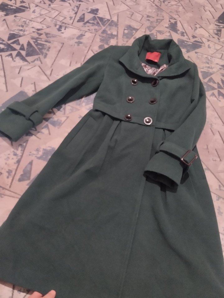 Düğmeli Uzun Yeşil  Kaban - Görsel 4