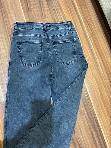27 Beden Kot/Jean