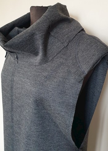 İtalyan Özel Tasarım Lycralı Elbise %80 Lana - Görsel 3