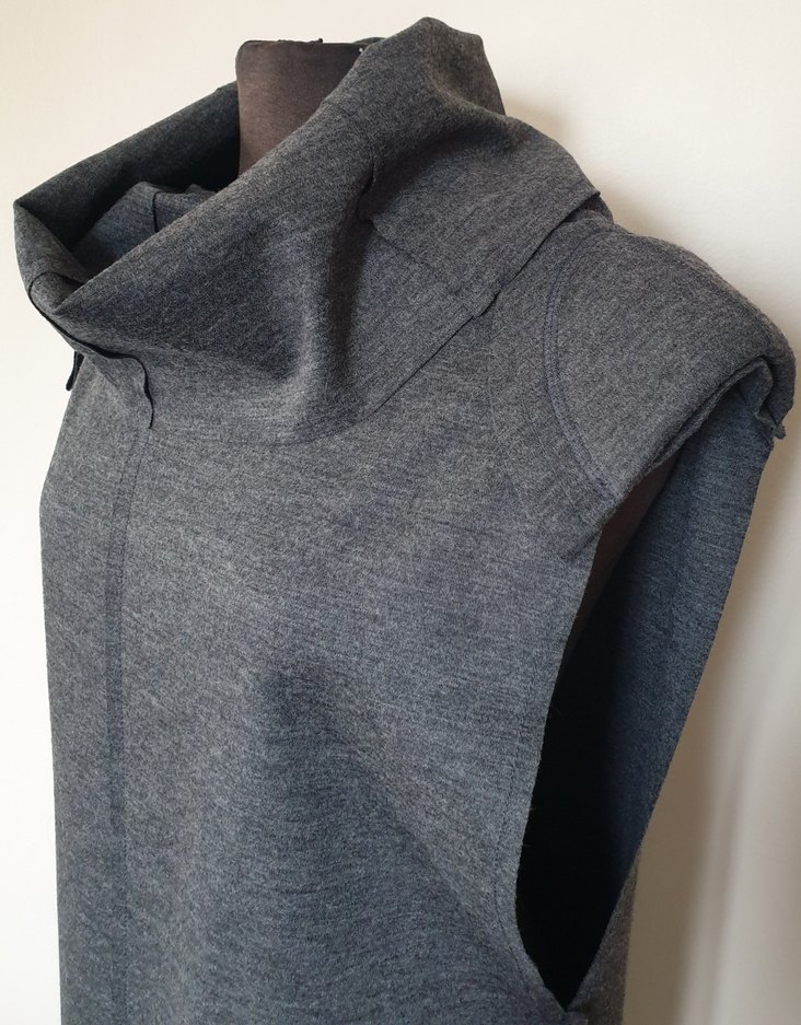 İtalyan Özel Tasarım Lycralı Elbise %80 Lana - Görsel 3