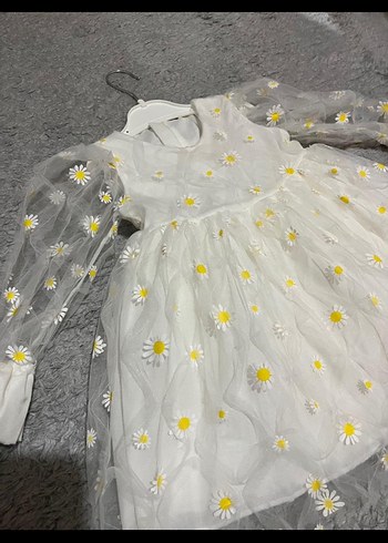 24-36 Ay Beden Beyaz papatya Nakışlı Kız Çocuk Elbisesi