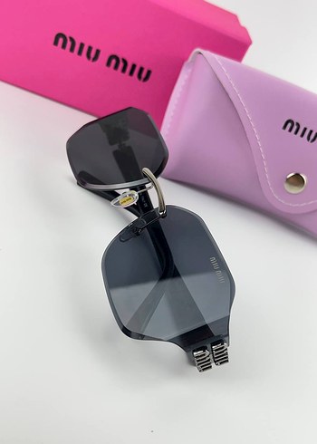  Beden pembe Renk Miu Miu Parlak Gri Kadın Güneş Gözlüğü