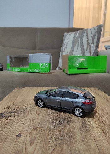1:24 Ölçekli Gri Oyuncak Araba megane 3
