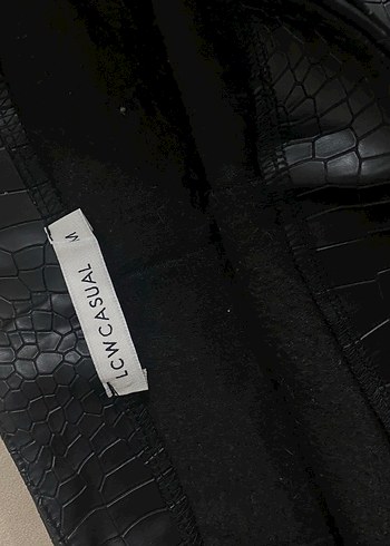 Yılan Desenli Siyah Deri Midi Şort etek - Görsel 2