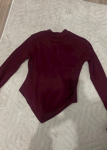 Bordo drapeli asimetrik bluz - Görsel 2