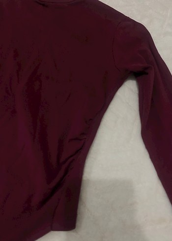 Bordo drapeli asimetrik bluz - Görsel 3