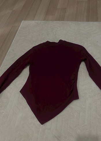 Bordo drapeli asimetrik bluz - Görsel 4