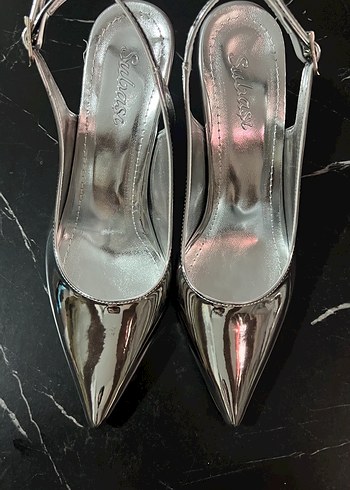 Düz Gümüş Stiletto Kadın Ayakkabı