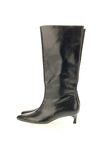 Stradivarius Çizme %70 İndirimli.