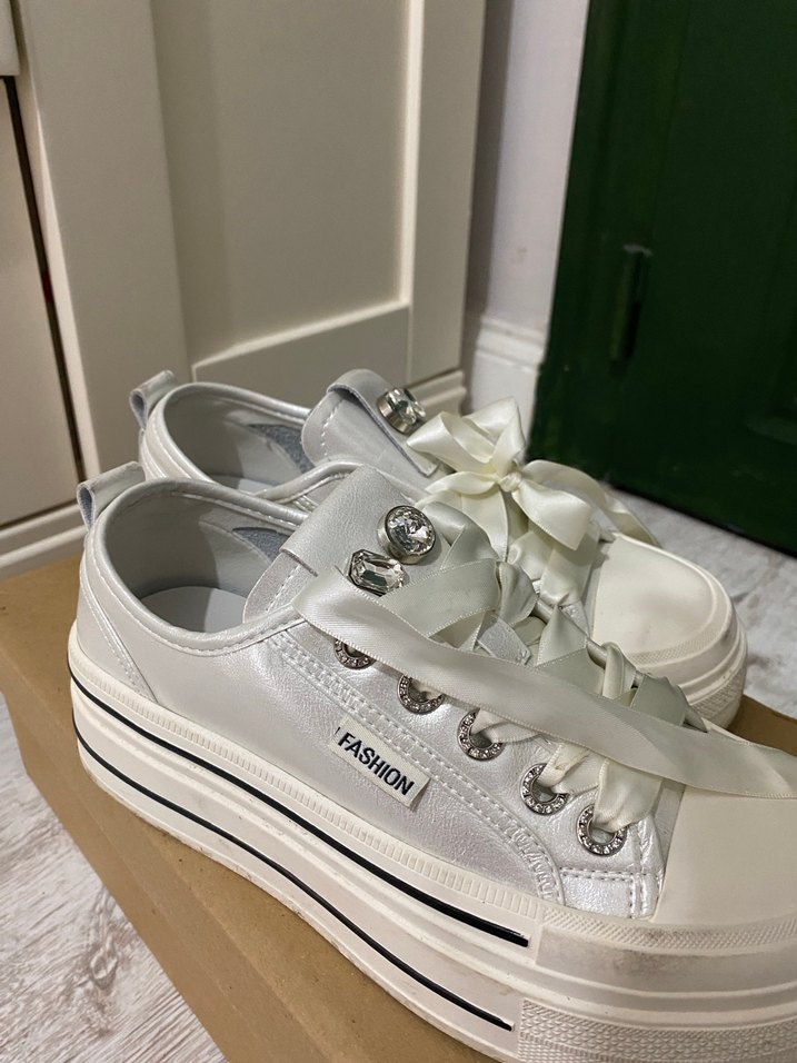 Fiyonklu Beyaz Platform Kadın Spor Ayakkabı - Görsel 3