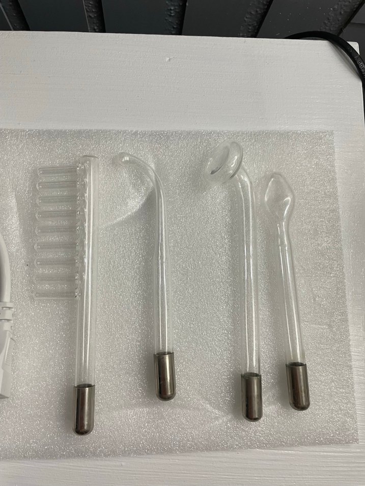 Beyaz yüksek frekans Cihazı ve 4 Başlık - Görsel 3