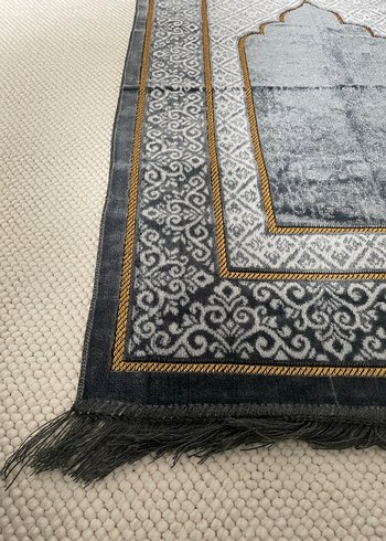 Gri Nakışlı Klasik Halı Seccade - Görsel 2