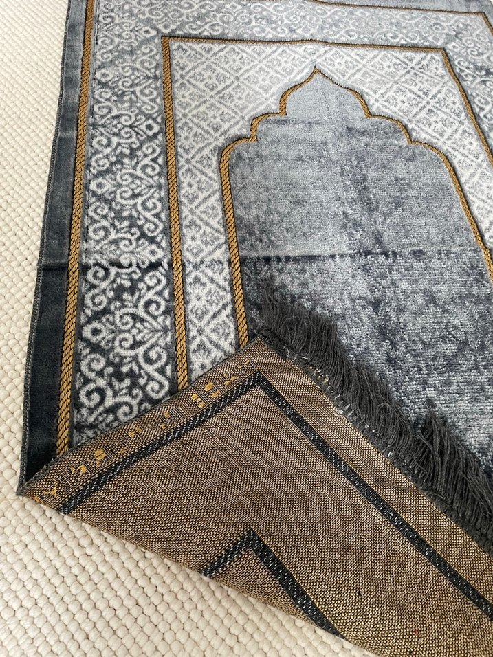 Gri Nakışlı Klasik Halı Seccade - Görsel 3