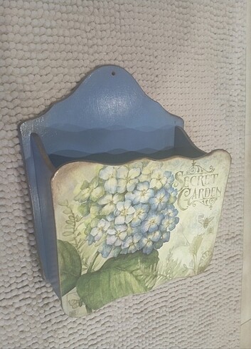Kapı önü çiçeklik+posta kutusu